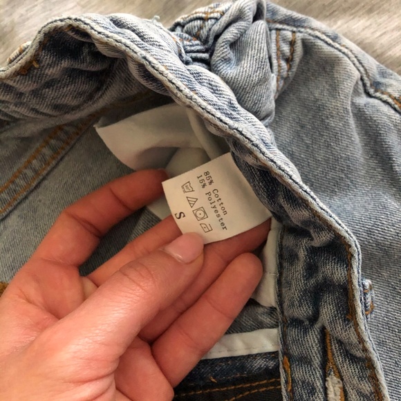 Women’s jean shorts - Picture 2 of 3